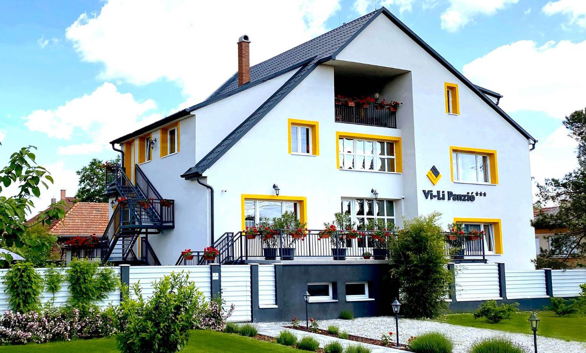 Vi-Li Panzio Bed and Breakfast Maklár Buitenkant foto