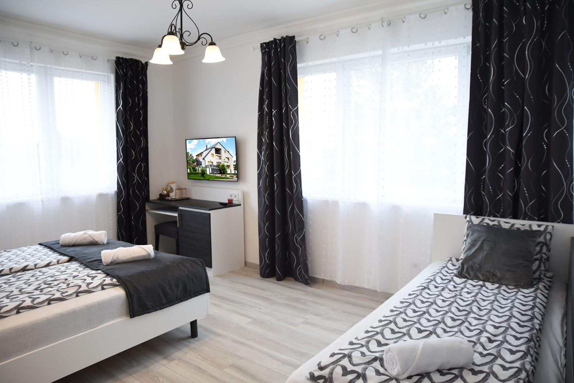Vi-Li Panzio Bed and Breakfast Maklár Buitenkant foto